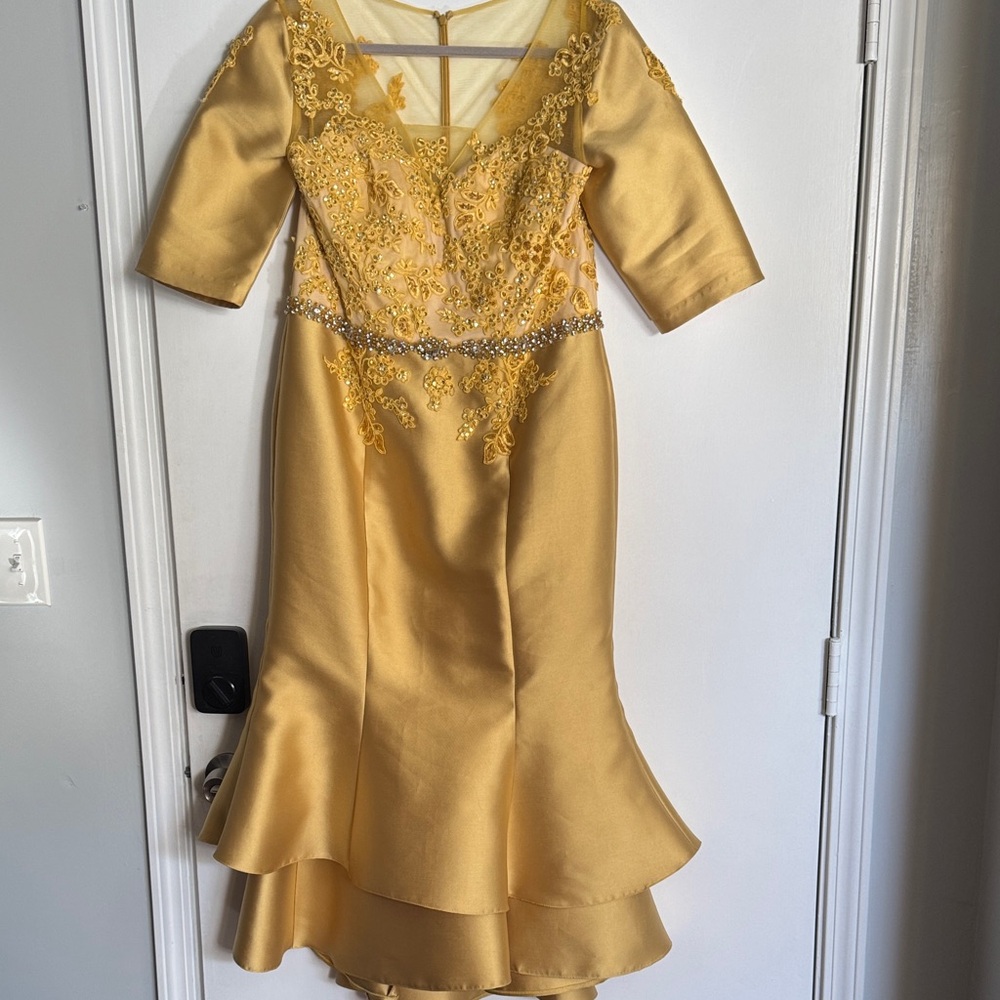 Elegant Gold Formal Ballroom Dress. Size 12 /14 pre-Loved